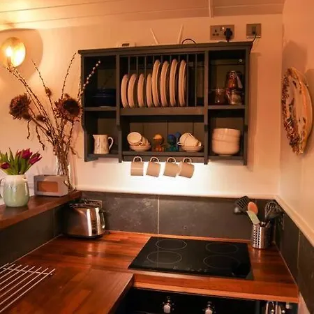 Шале Shepherds Hut In Countryside Near Bath And *