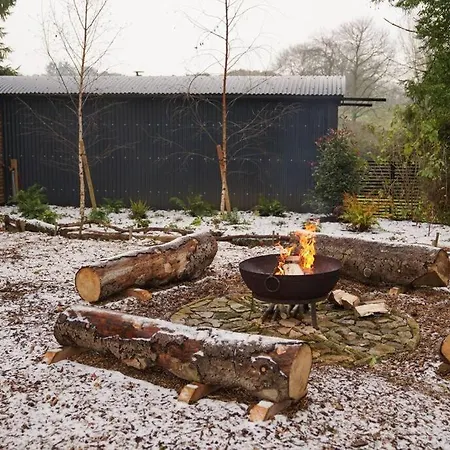 Chalet Shepherds Hut In Countryside Near Bath And