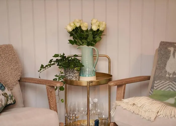 Shepherds Hut In Countryside Near Bath And Horská chata *