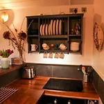 Chalet Shepherds Hut In Countryside Near Bath And *