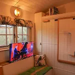 Shepherds Hut In Countryside Near Bath And Bristol
