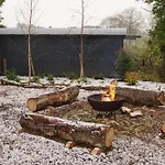 Chalet Shepherds Hut In Countryside Near Bath And